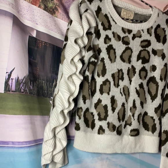 Chaser Ruffled Leopard Sweater ~X•Small~ - Picture 3 of 6